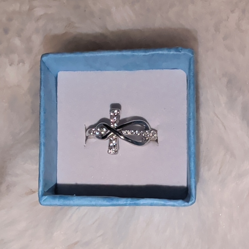 Jo Wisdom 925 Sterling Silver Cubic Zirconia Cross Infinity Ring